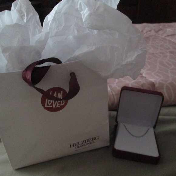 HLEZBERG SILVER COLORED NECKLACE - Picture 1 of 4
